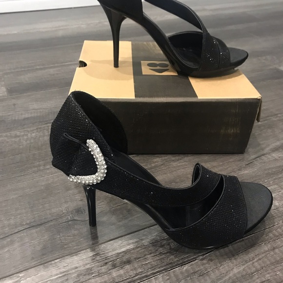 Le Château Black Formal Heels - Size 9 - Picture 3 of 4